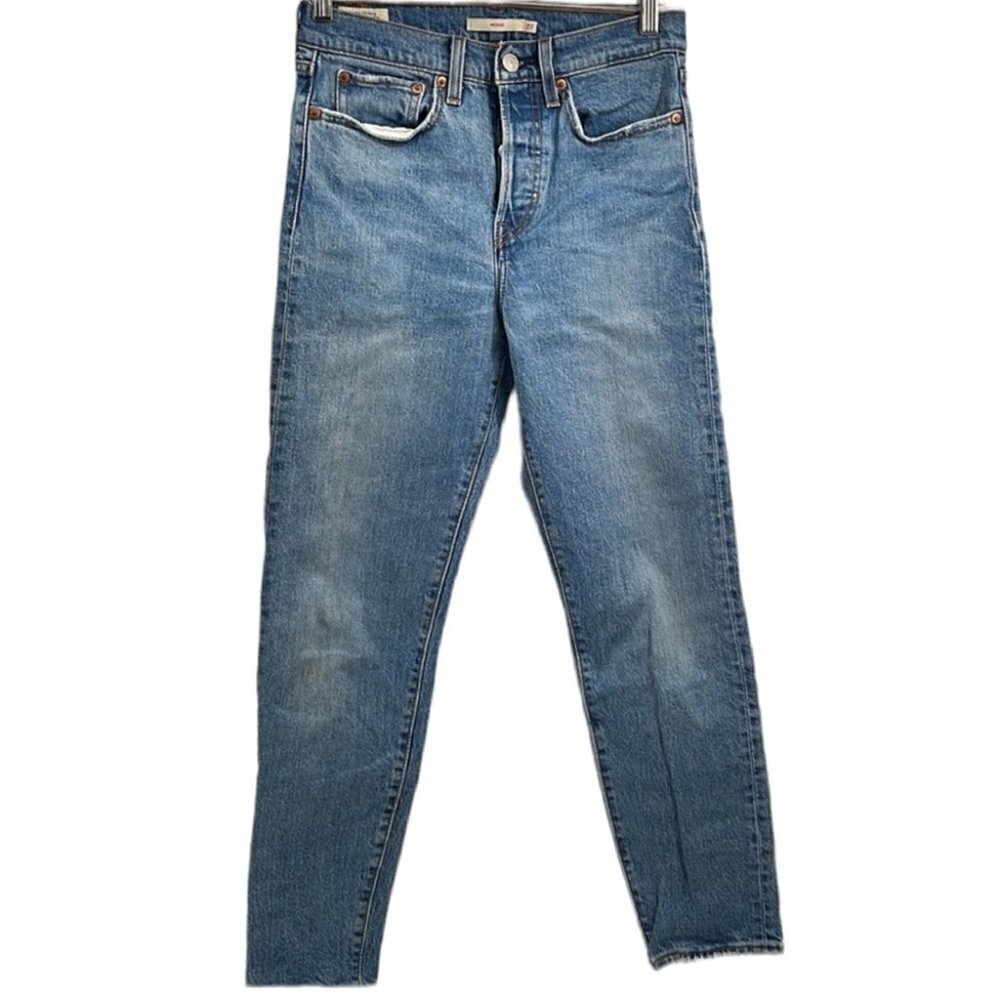 LEVI’S premium denim wedgie jeans button fly medium wash sz 27